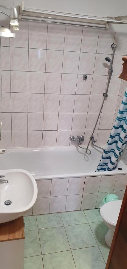 Venusz Apartman Cserkeszolo Ngoại thất bức ảnh