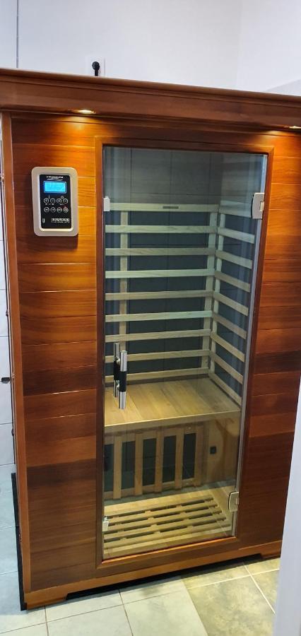 Venusz Apartman Cserkeszolo Ngoại thất bức ảnh
