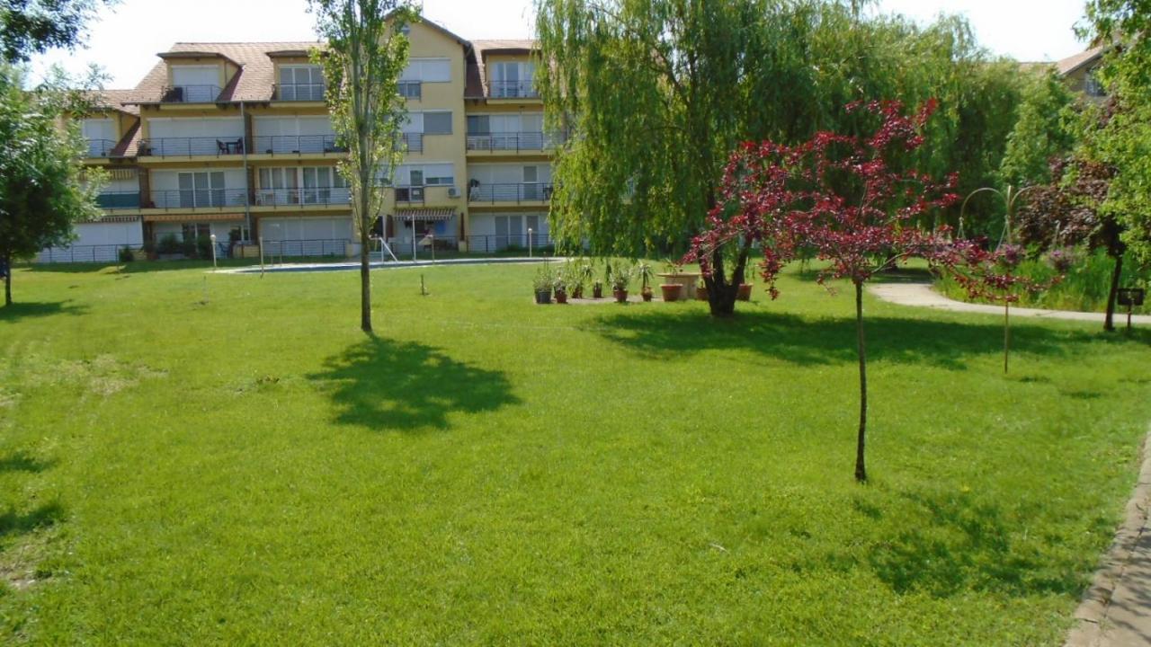 Venusz Apartman Cserkeszolo Ngoại thất bức ảnh